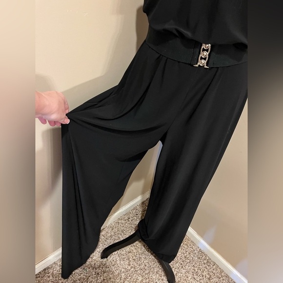 LAUREN RALPH LAUREN BLACK WITH IVORY V NECK WIDE LEG JUMPSUIT, size L (NO BELT) - Picture 4 of 10